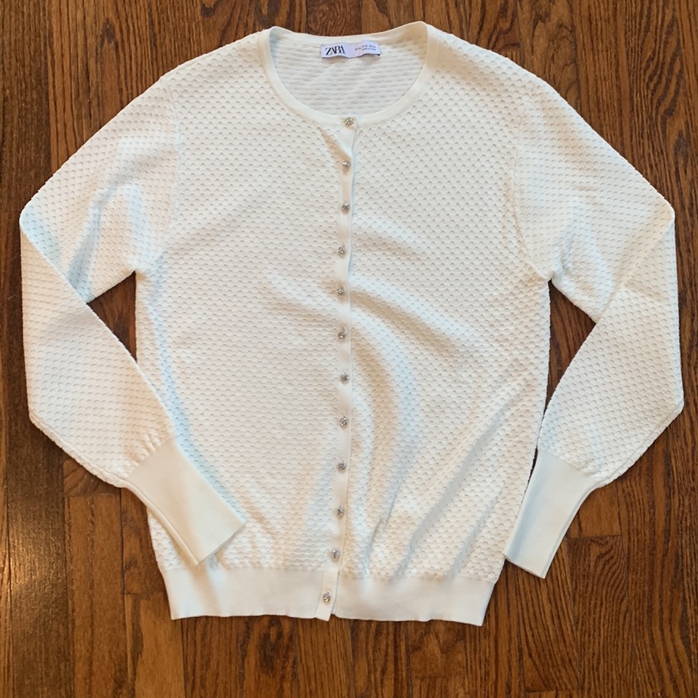 ZARA | Milky White Cardigan w/ Clear Jewel Bottons | Sz XL (fits like an M)